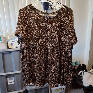 SHEIN Black and Tan Patterned Top